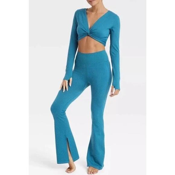 Joy Lab Set Size XS Teal Lagoon Ribbed Flexible Knit Flared Leg Leggings Shirt - Picture 1 of 14